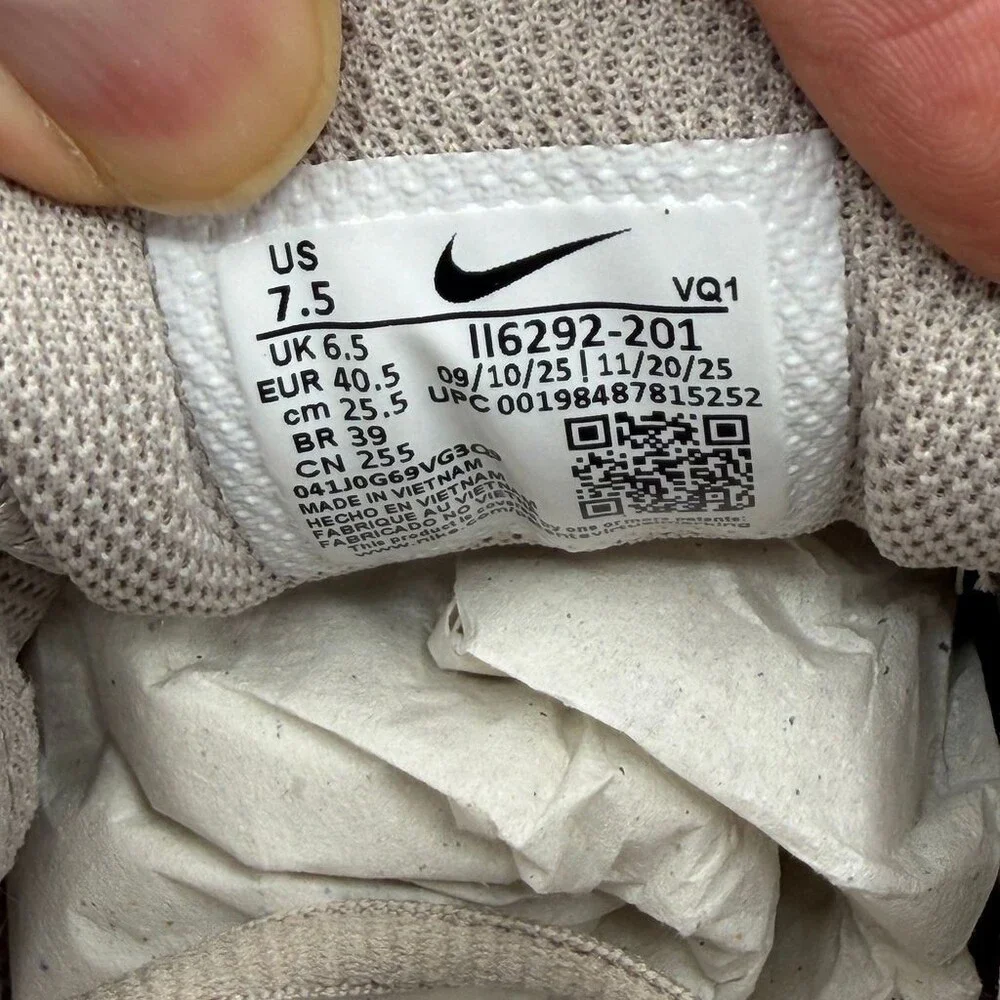 Womens Nike V5 RNR 116292-201 Moon Particle Size US 7.5 Sneaker Suede Mesh Shoes